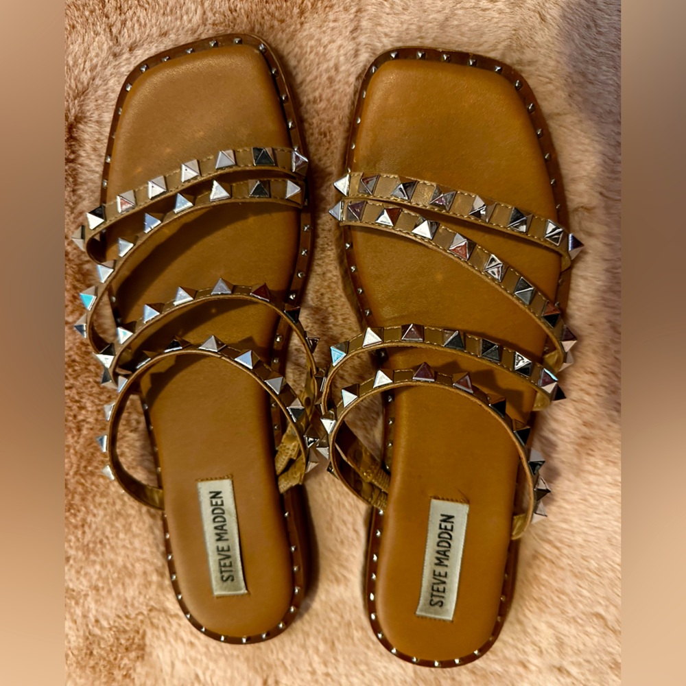 Steve Madden Studded Sandals💠